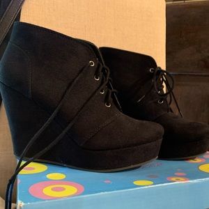 Soda wedge lace up shoes. Worn once.